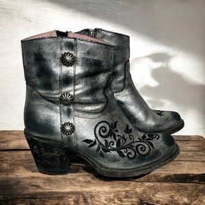 Miss Macie Women's Size 8 M Silver Metallic Leather Zip Western Style Boot